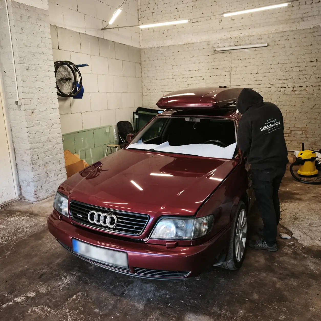 Audi stikla remonts StikluMeistars darbnīcā